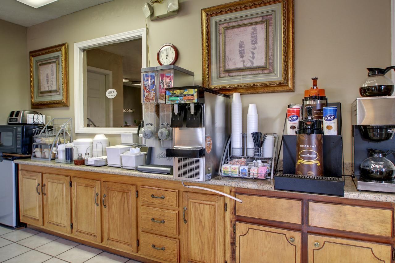 Oak Tree Inn Durant Екстериор снимка